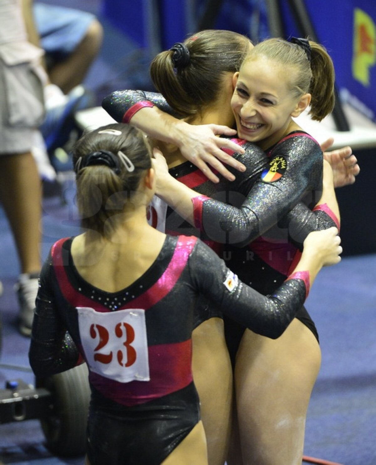 GALERIE FOTO / Repetiţie pe podium » Ultimul test al gimnastelor înainte de Jocurile Olimpice