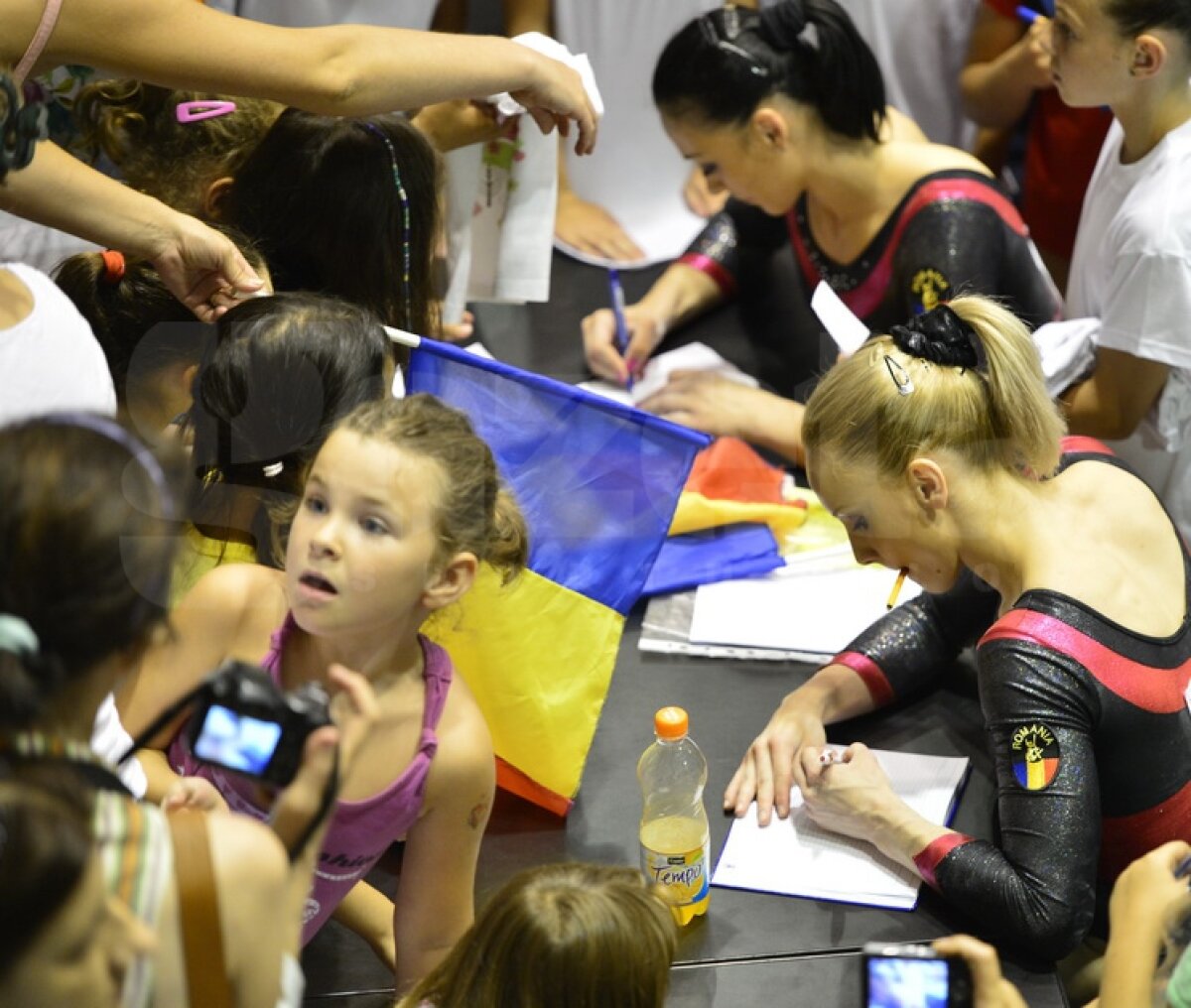 GALERIE FOTO / Repetiţie pe podium » Ultimul test al gimnastelor înainte de Jocurile Olimpice