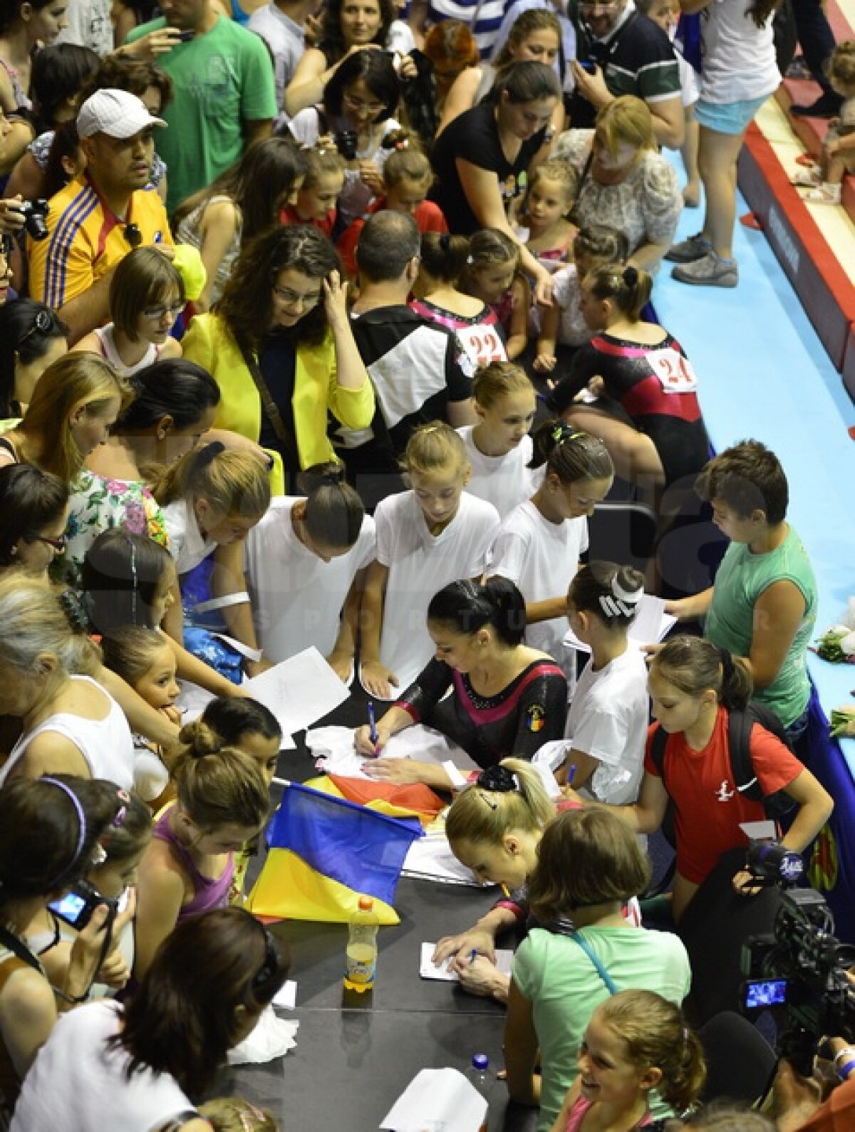 GALERIE FOTO / Repetiţie pe podium » Ultimul test al gimnastelor înainte de Jocurile Olimpice