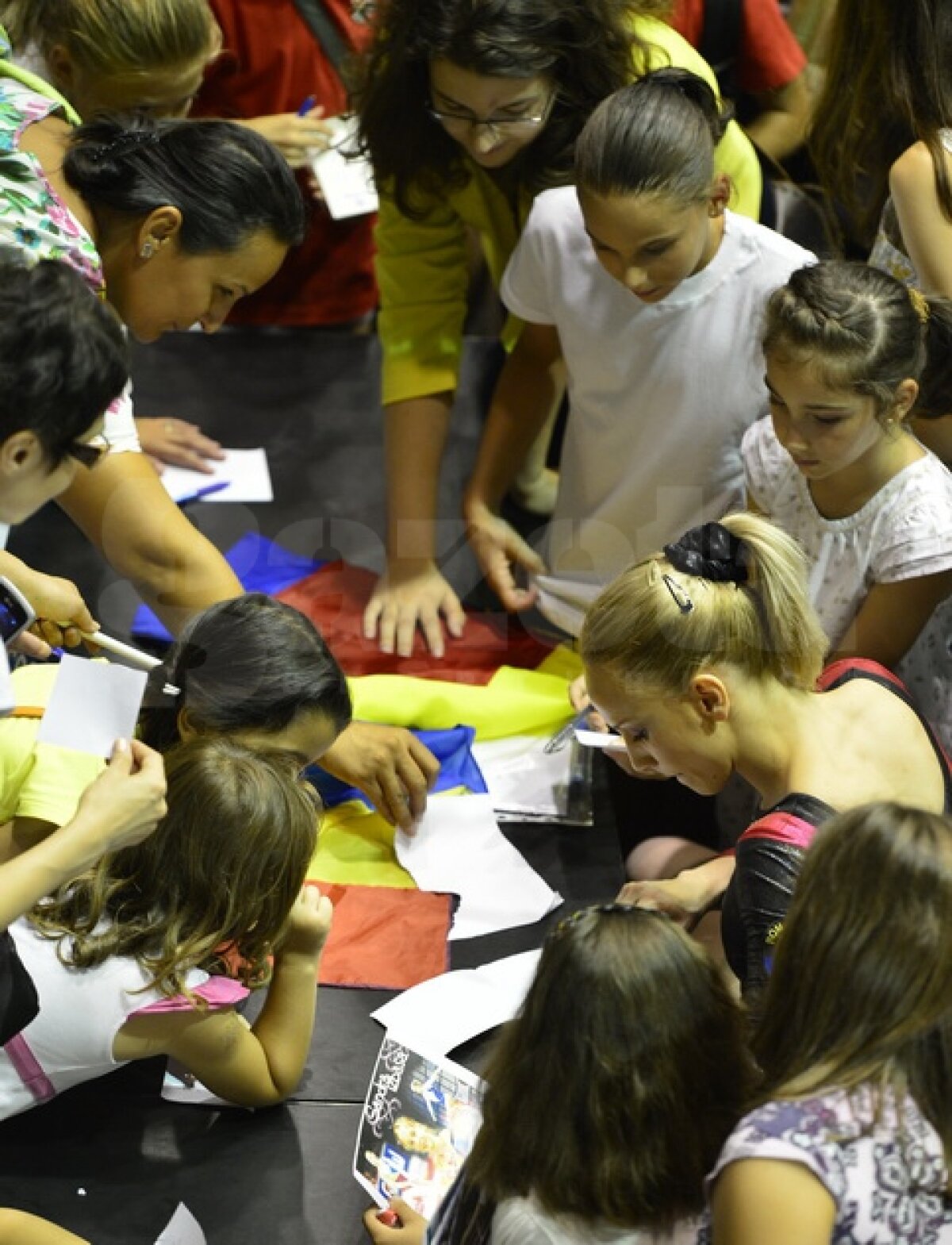 GALERIE FOTO / Repetiţie pe podium » Ultimul test al gimnastelor înainte de Jocurile Olimpice