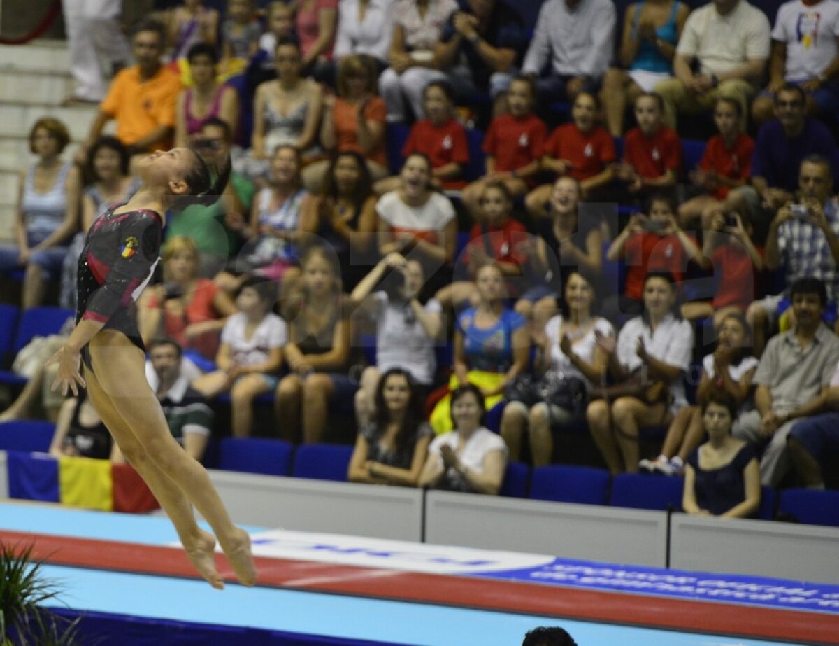 GALERIE FOTO / Repetiţie pe podium » Ultimul test al gimnastelor înainte de Jocurile Olimpice