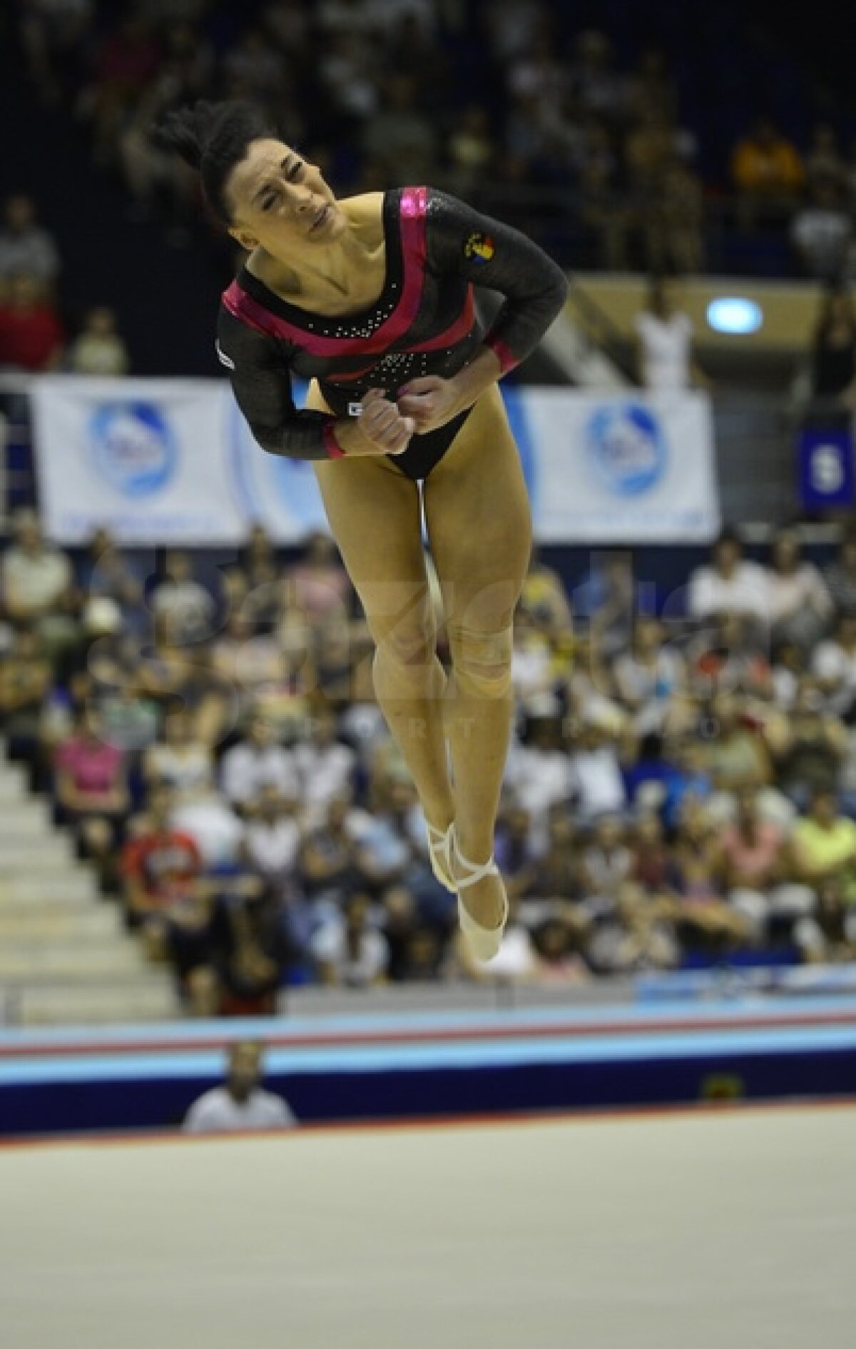 GALERIE FOTO / Repetiţie pe podium » Ultimul test al gimnastelor înainte de Jocurile Olimpice