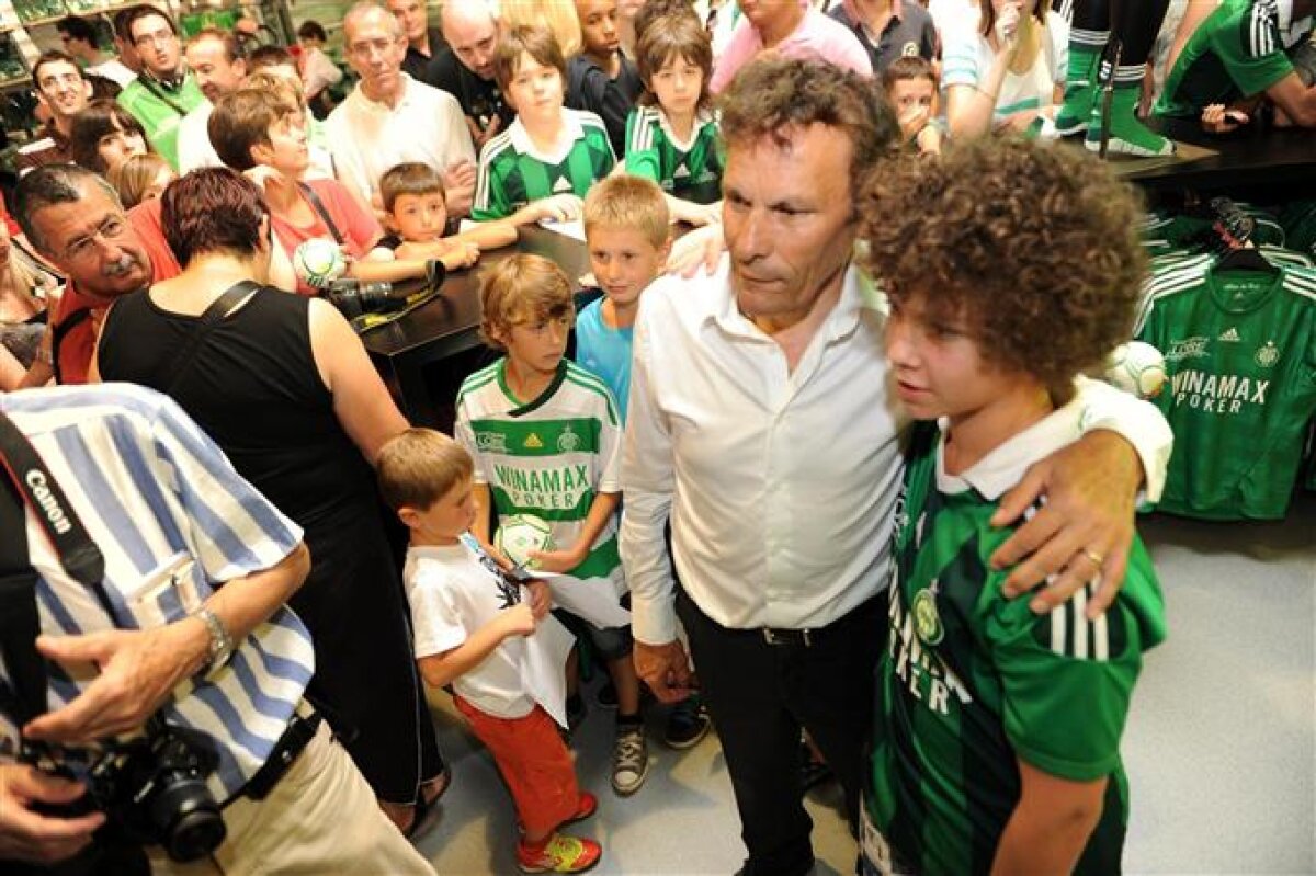 FOTO Nicoliţă, protagonist la prezentarea noului echipament al lui St. Etienne