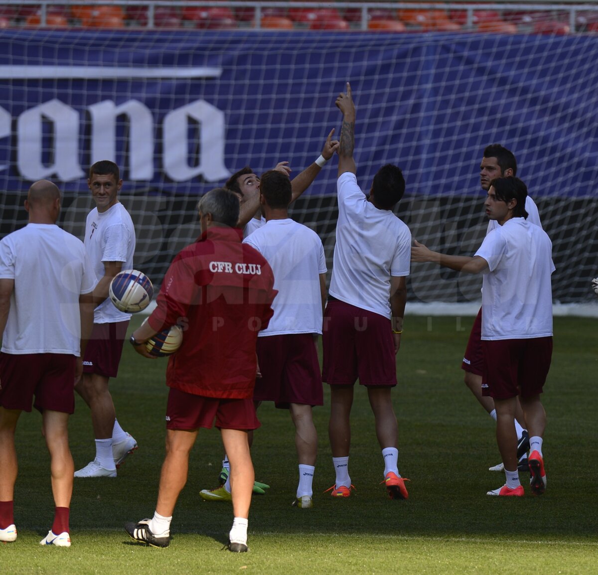 FOTO Campionii s-au antrenat pe National Arena pentru Supercupă şi-i ameninţă pe "cîini"