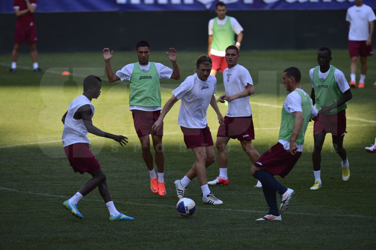 FOTO Campionii s-au antrenat pe National Arena pentru Supercupă şi-i ameninţă pe "cîini"
