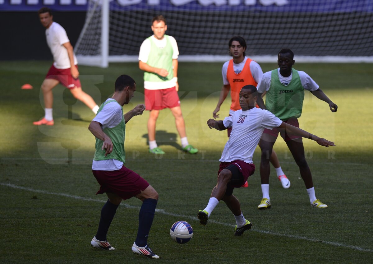 FOTO Campionii s-au antrenat pe National Arena pentru Supercupă şi-i ameninţă pe "cîini"