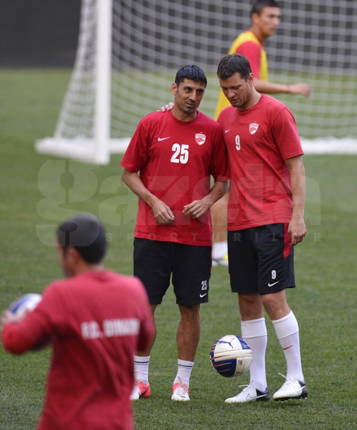 FOTO Dinamoviştii au un mesaj războinic pentru Andone: "Ne ştie bine, dar şi noi îl cunoaştem pe el" :)