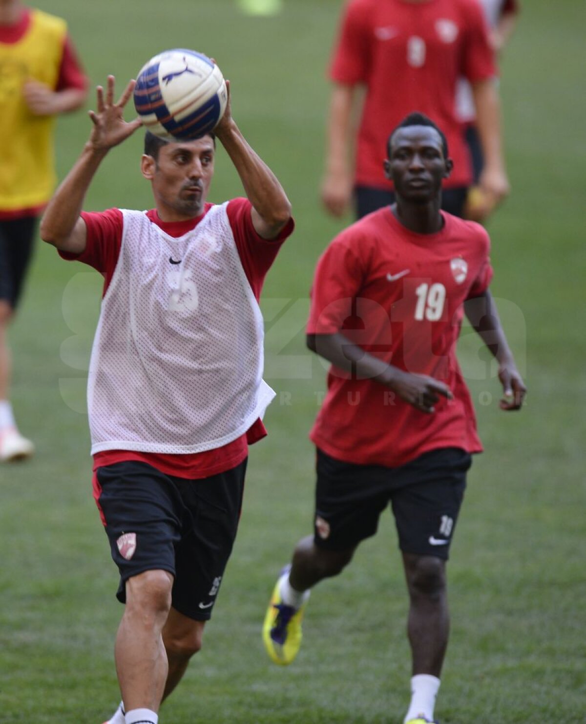 FOTO Dinamoviştii au un mesaj războinic pentru Andone: "Ne ştie bine, dar şi noi îl cunoaştem pe el" :)