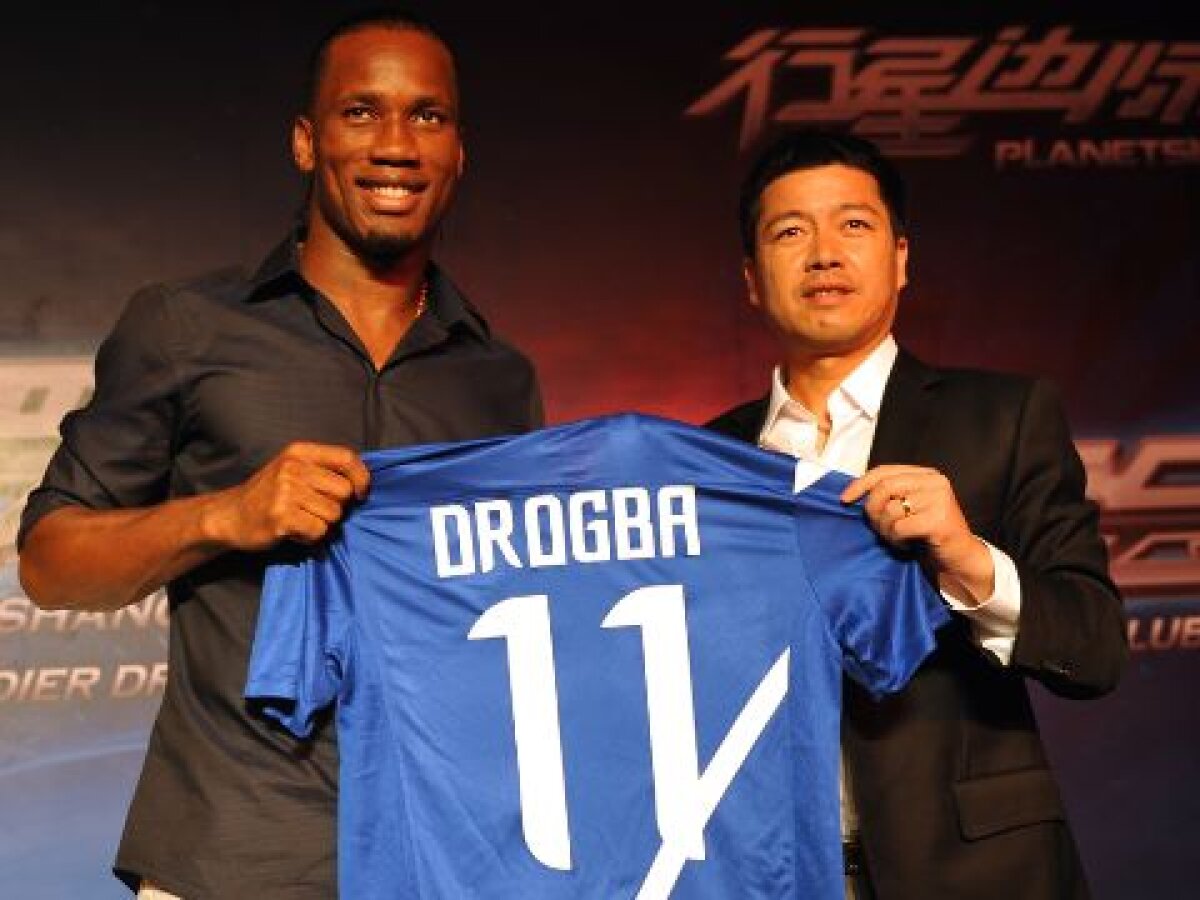 VIDEO şi FOTO » Nebunie la sosirea lui Drogba în China! Cum a fost întîmpinat ivorianul