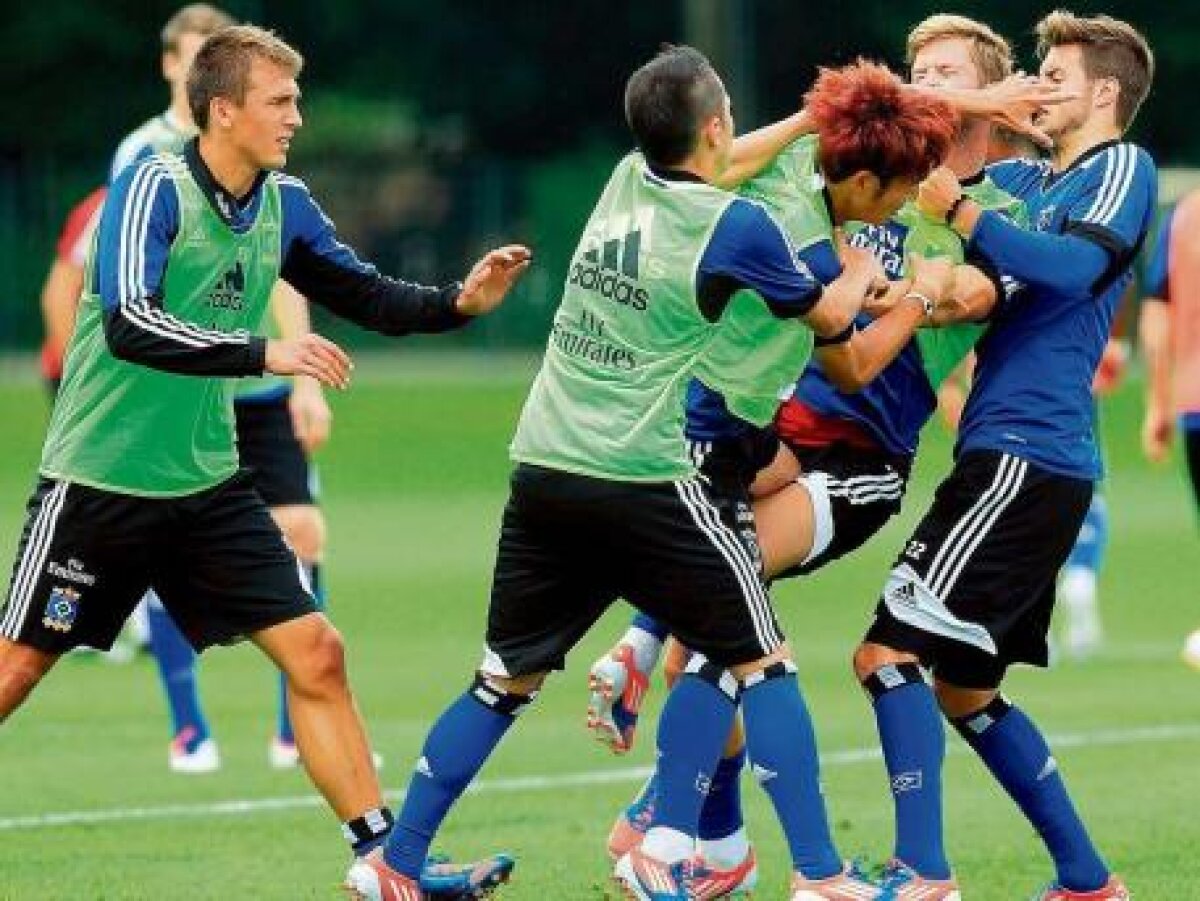 Pumni, kung-fu şi sînge » Doi jucători de la Hamburg s-au bătut la antrenament. Al treilea a avut capul spart!