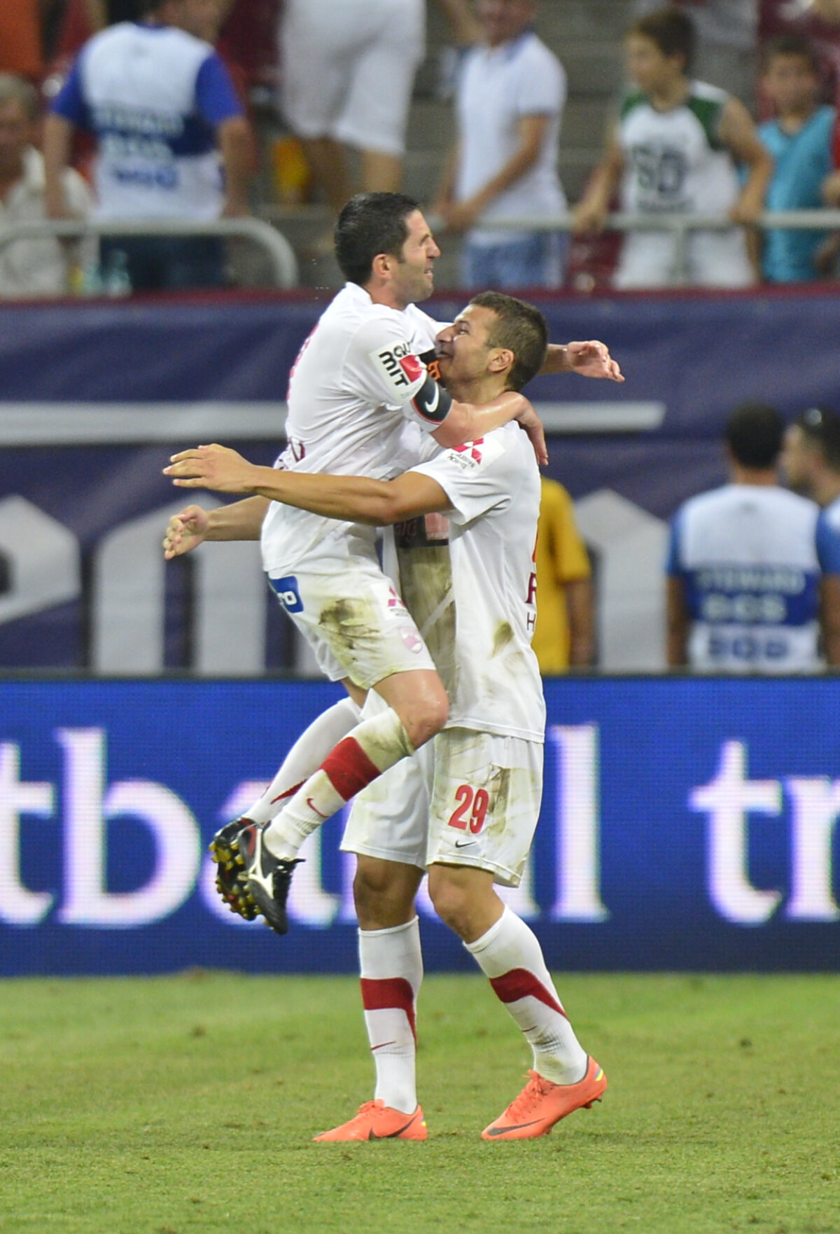 După 7 ani » Dinamo bate CFR la loviturile de departajare şi ia Supercupa!