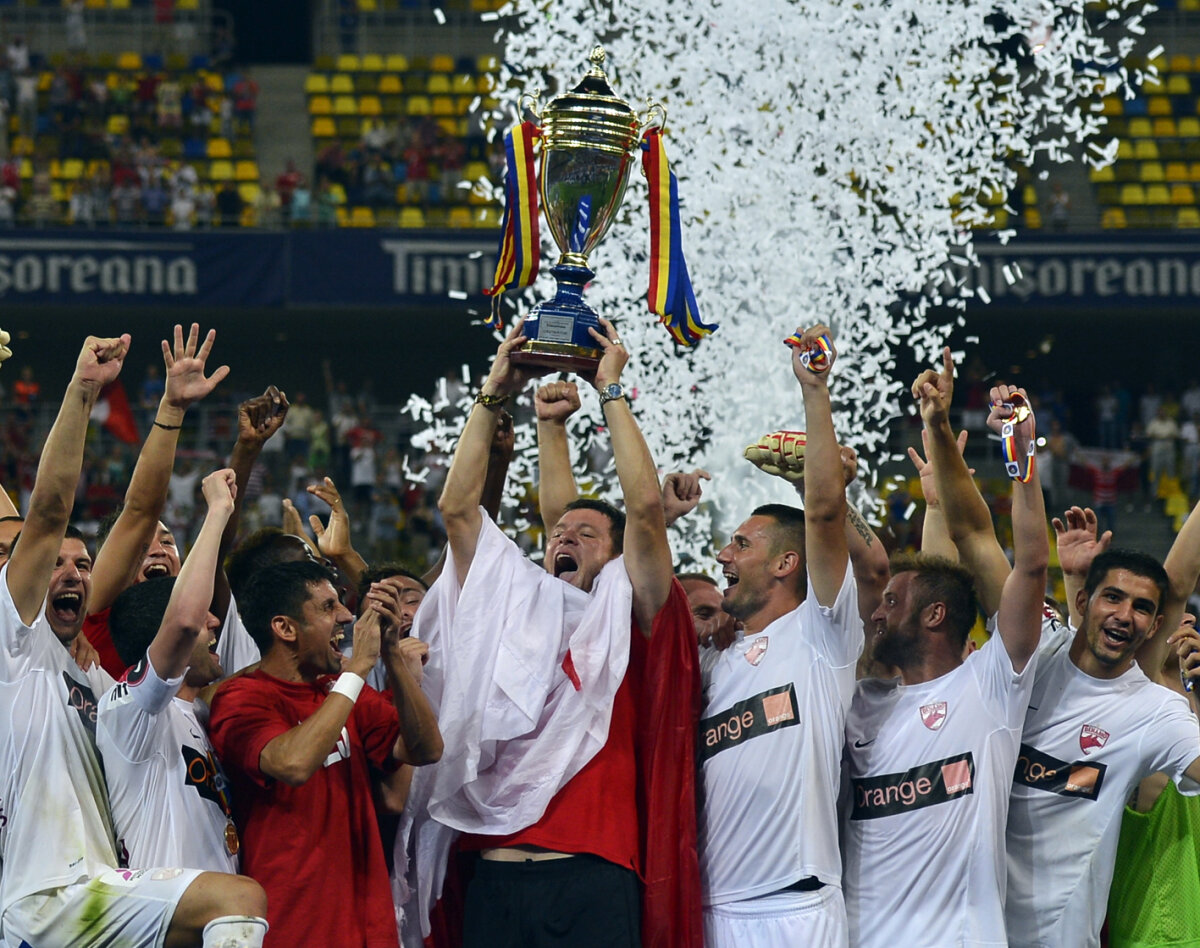 Un regal în plină vară » Dinamo a învins la penalty-uri CFR Cluj şi a cucerit Supercupa României