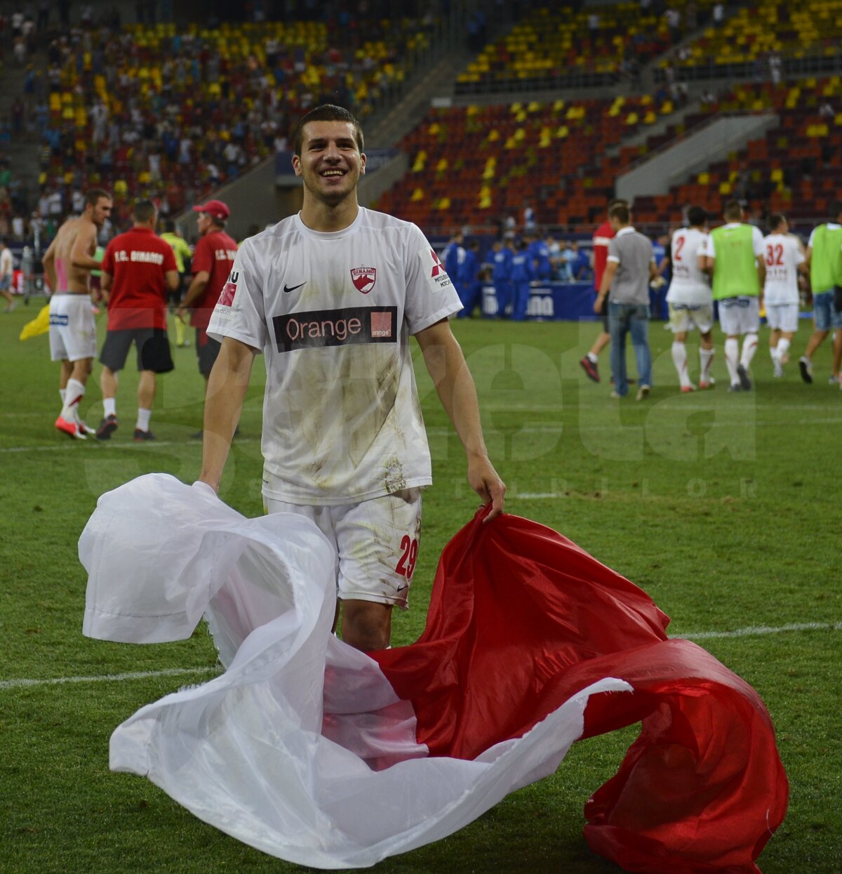 FOTO Bucurie bicoloră » Cele mai tari poze de la triumful lui Dinamo în Supercupă