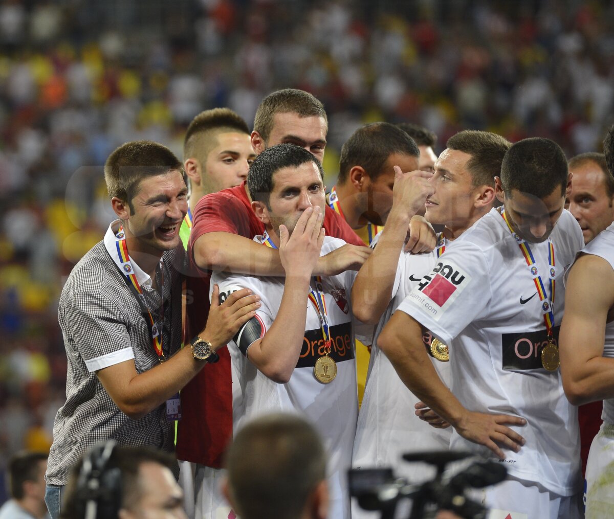 FOTO Bucurie bicoloră » Cele mai tari poze de la triumful lui Dinamo în Supercupă