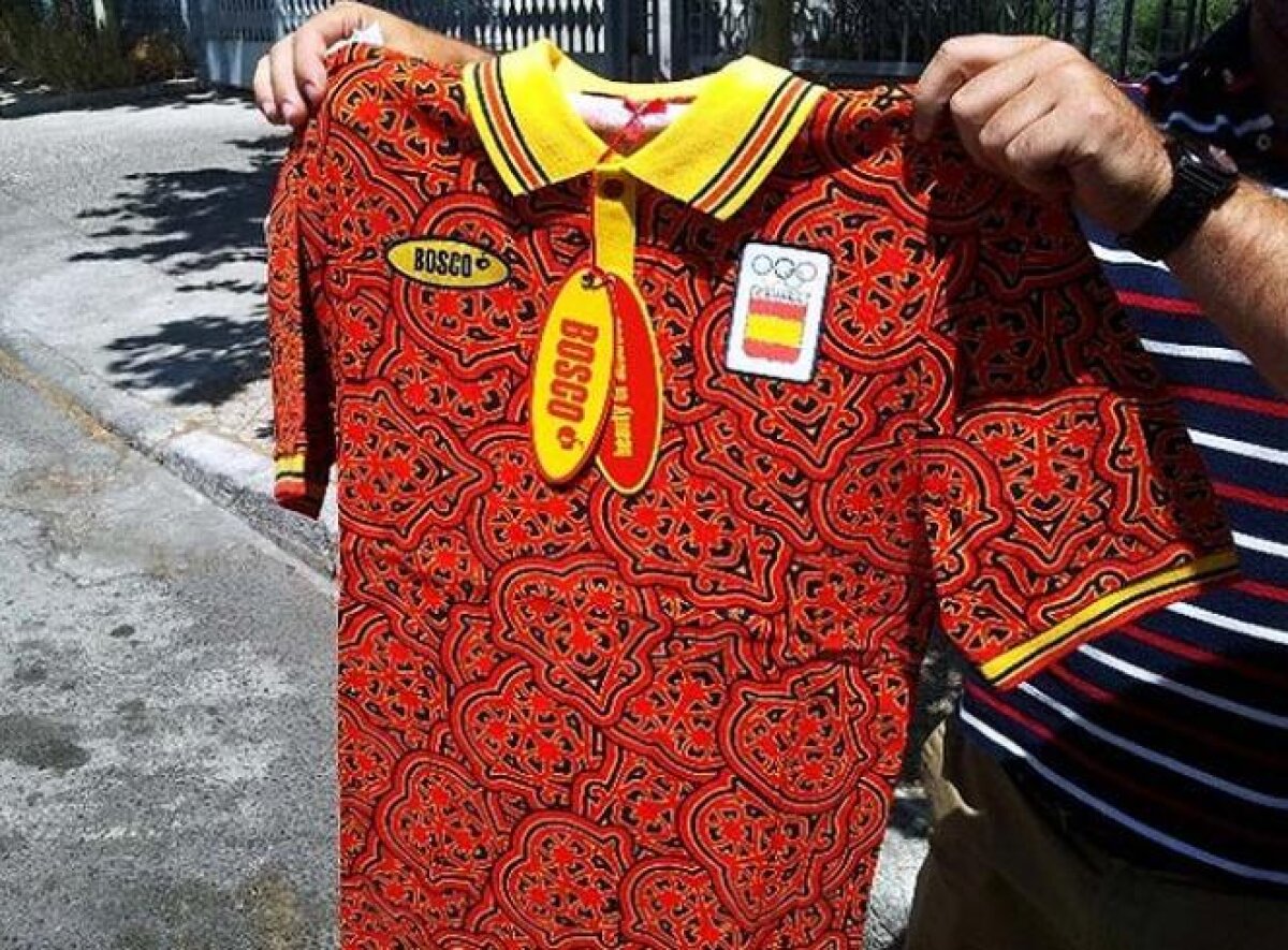 FOTO&VIDEO ”Olimpicilor” spanioli le e ruşine de echipamentul pentru Olimpiadă: ”Parcă e de la King Africa!” :D