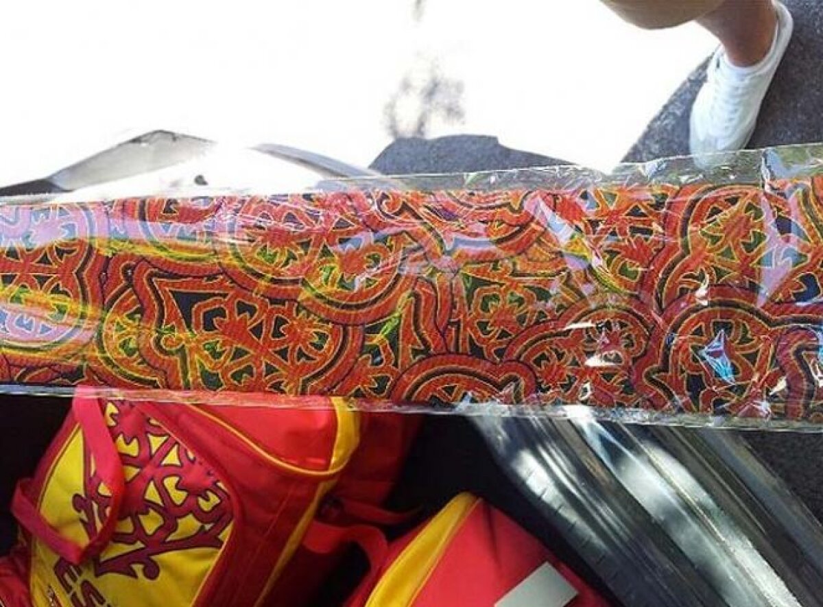 FOTO&VIDEO ”Olimpicilor” spanioli le e ruşine de echipamentul pentru Olimpiadă: ”Parcă e de la King Africa!” :D