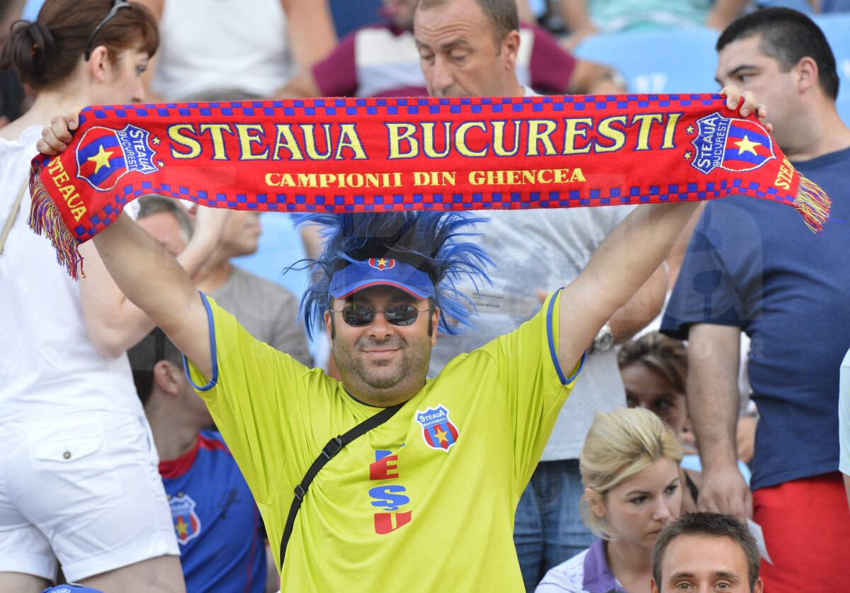 GALERIE FOTO » Steaua a bătut cu greu asistenţa de la Supercupă » Puţin peste 10.000 de fani la meciul cu Litex