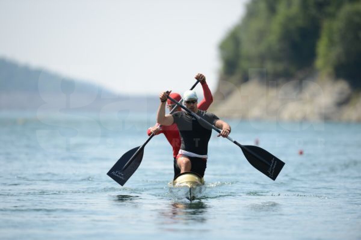 Alexandru Dumitrescu şi Victor Mihalachi vor concura la Londra într-o barcă de culoare aurie » Canoea poleită