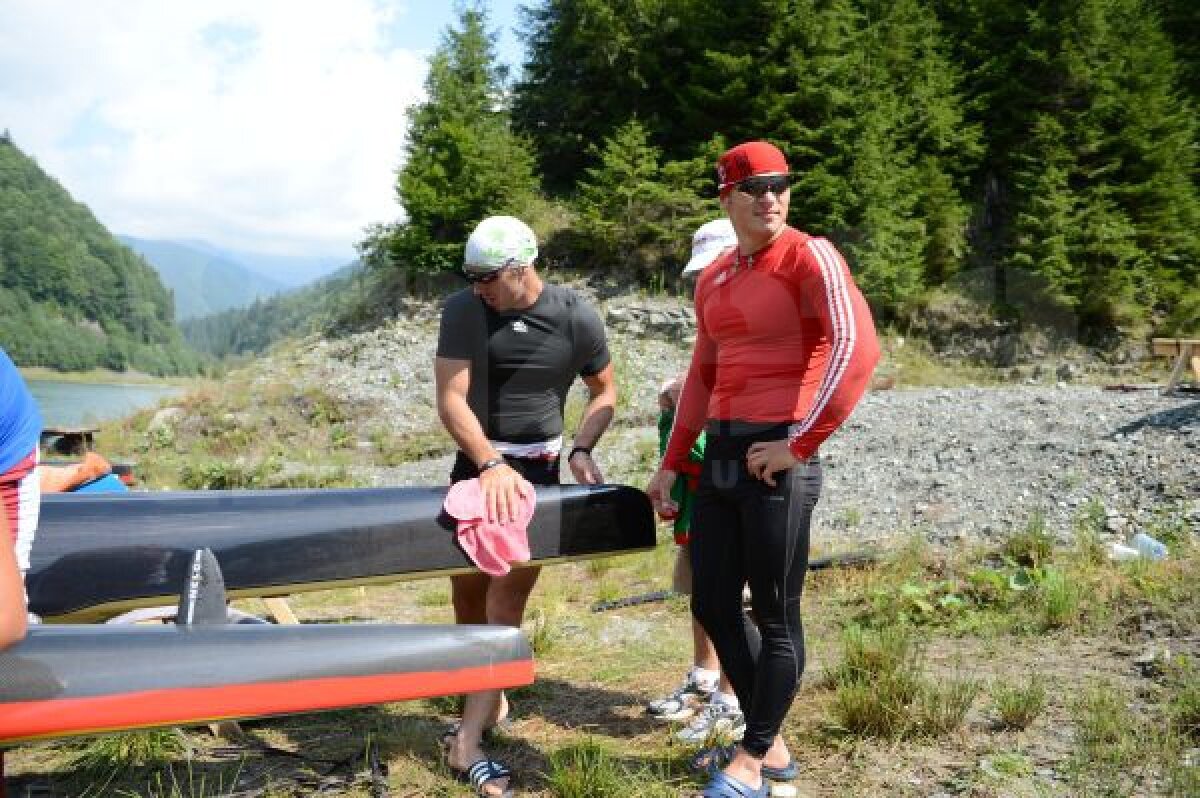 Alexandru Dumitrescu şi Victor Mihalachi vor concura la Londra într-o barcă de culoare aurie » Canoea poleită