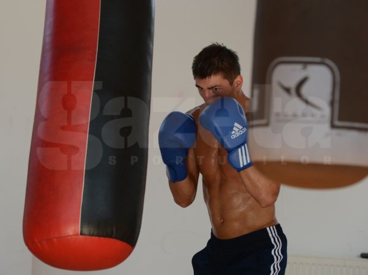 Singurul pugilist român calificat la Londra, Bogdan Juratoni, are o motivaţie suplimentară la fiecare antrenament: DRAPELUL ROMÂNIEI