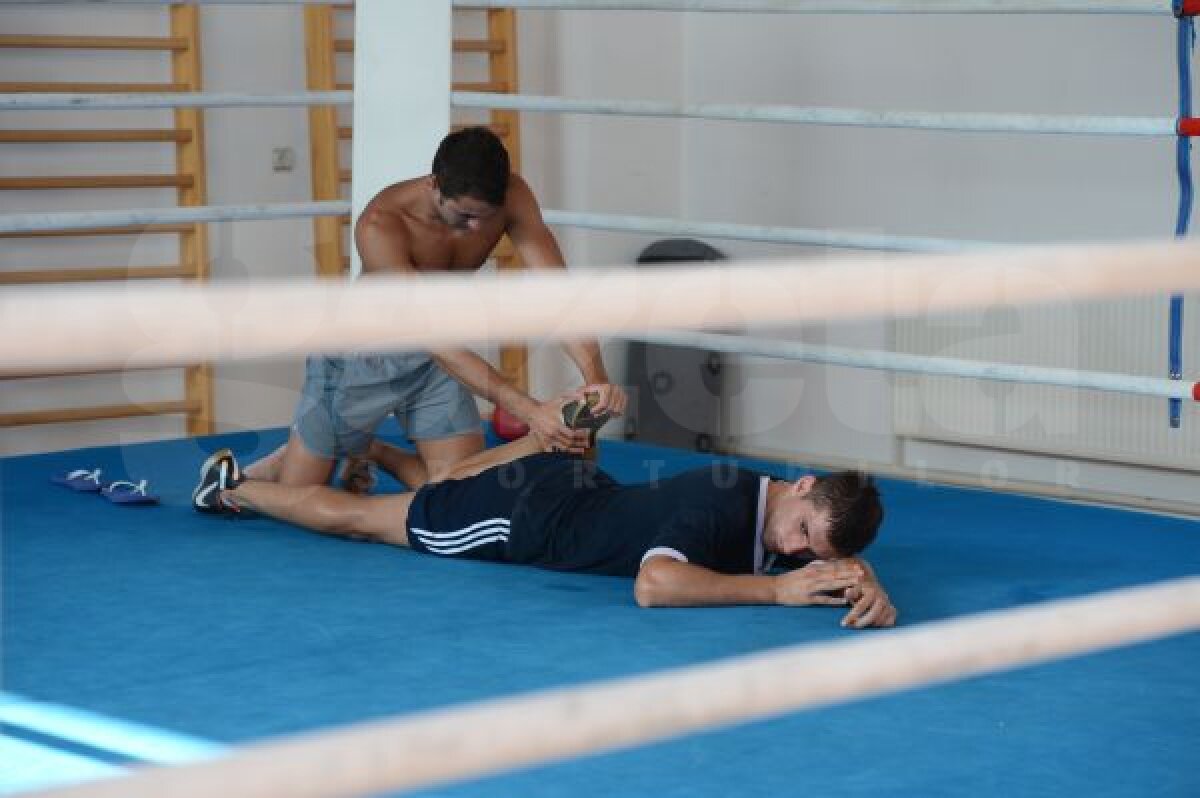 Singurul pugilist român calificat la Londra, Bogdan Juratoni, are o motivaţie suplimentară la fiecare antrenament: DRAPELUL ROMÂNIEI