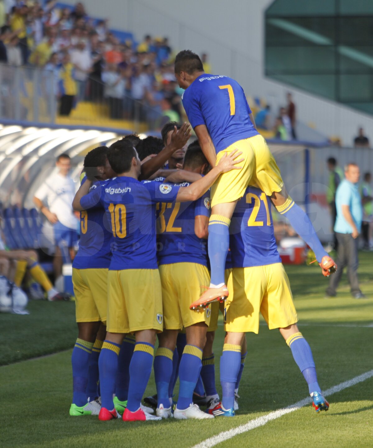 VIDEO şi FOTO Petrolul - Ceahlăul 5-0 » Hamza şi Grozav s-au distrat cu nemţenii