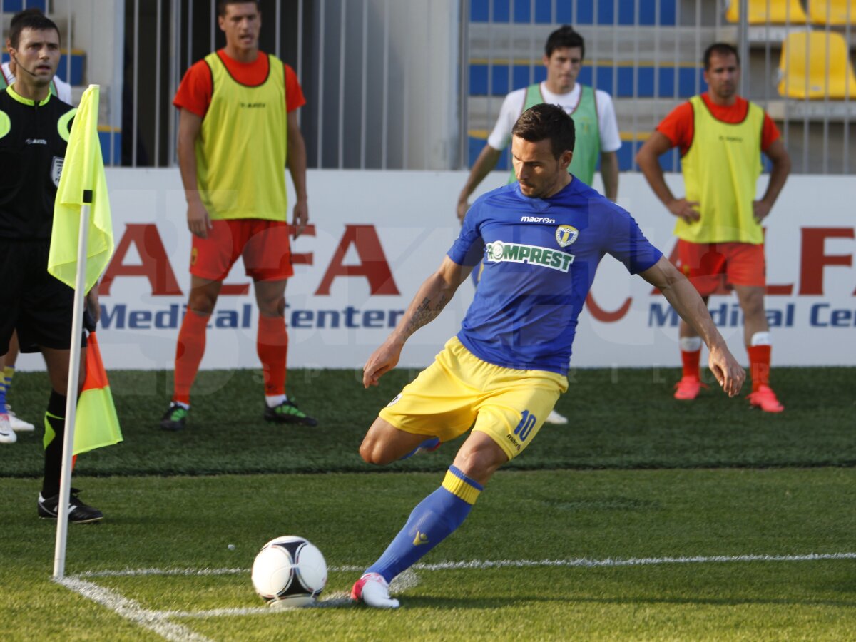 VIDEO şi FOTO Petrolul - Ceahlăul 5-0 » Hamza şi Grozav s-au distrat cu nemţenii