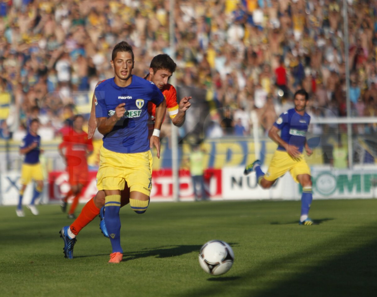 VIDEO şi FOTO Petrolul - Ceahlăul 5-0 » Hamza şi Grozav s-au distrat cu nemţenii