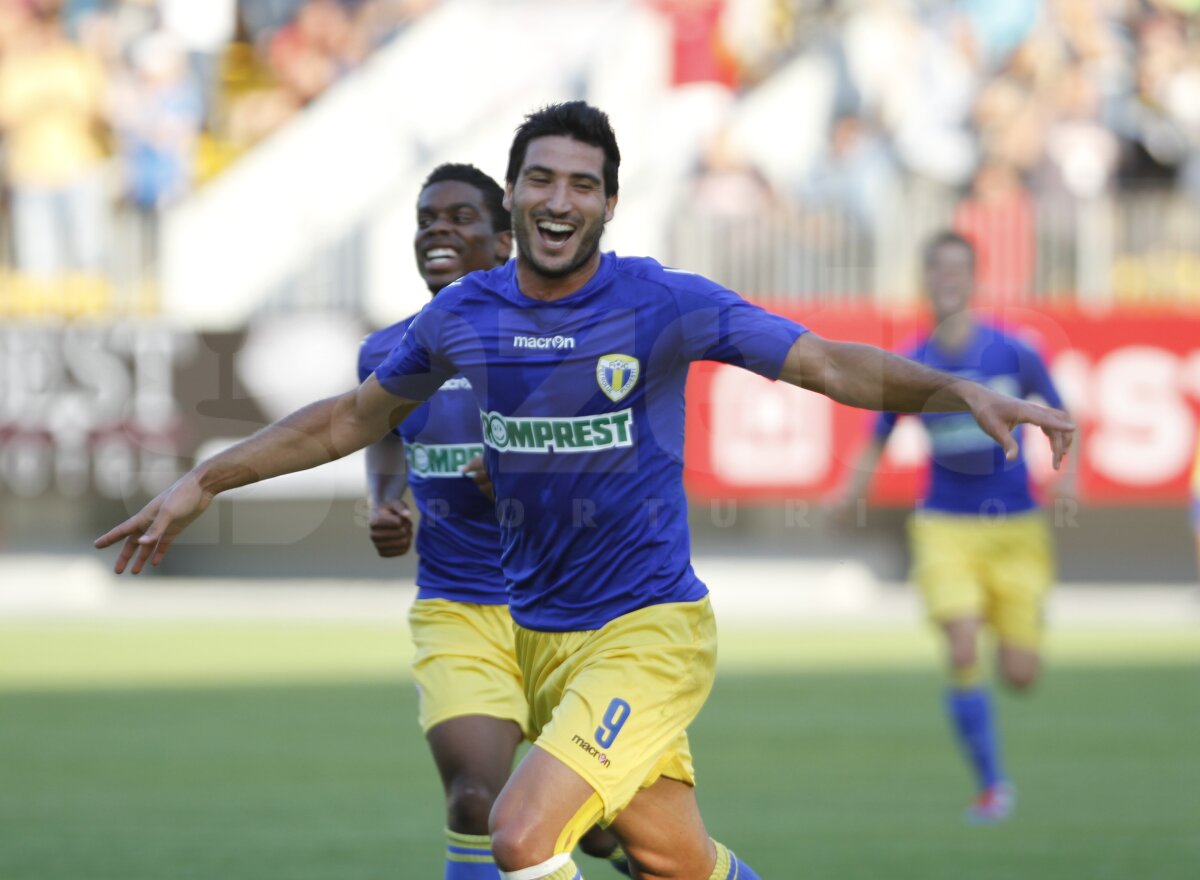 VIDEO şi FOTO Petrolul - Ceahlăul 5-0 » Hamza şi Grozav s-au distrat cu nemţenii