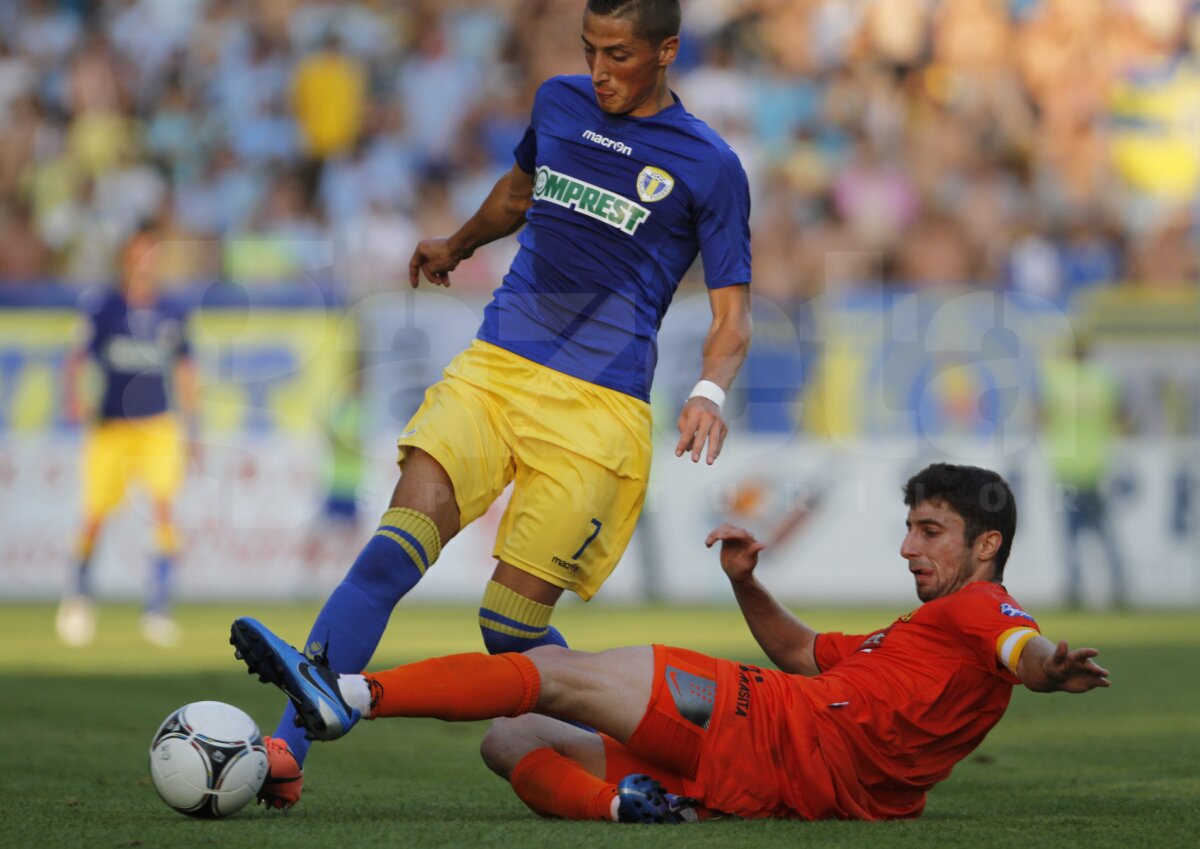 VIDEO şi FOTO Petrolul - Ceahlăul 5-0 » Hamza şi Grozav s-au distrat cu nemţenii