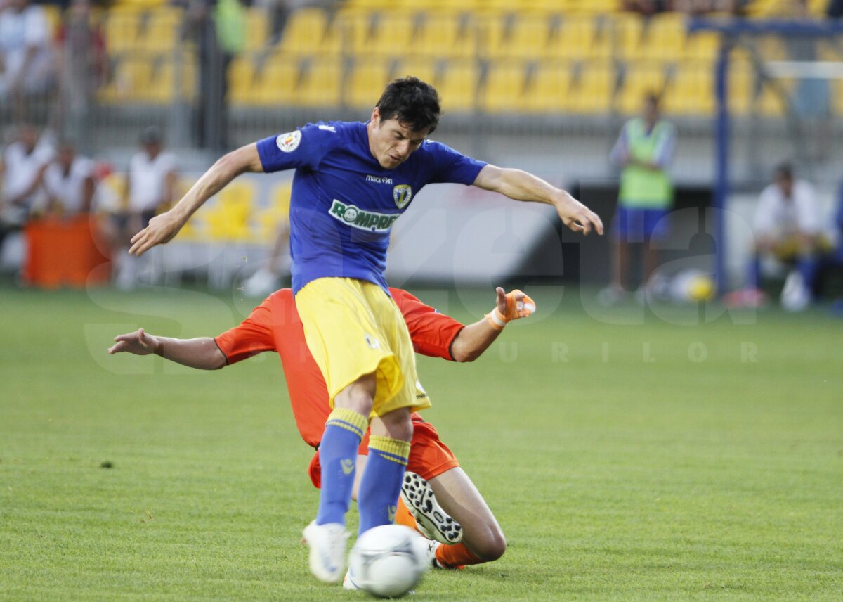 VIDEO şi FOTO Petrolul - Ceahlăul 5-0 » Hamza şi Grozav s-au distrat cu nemţenii