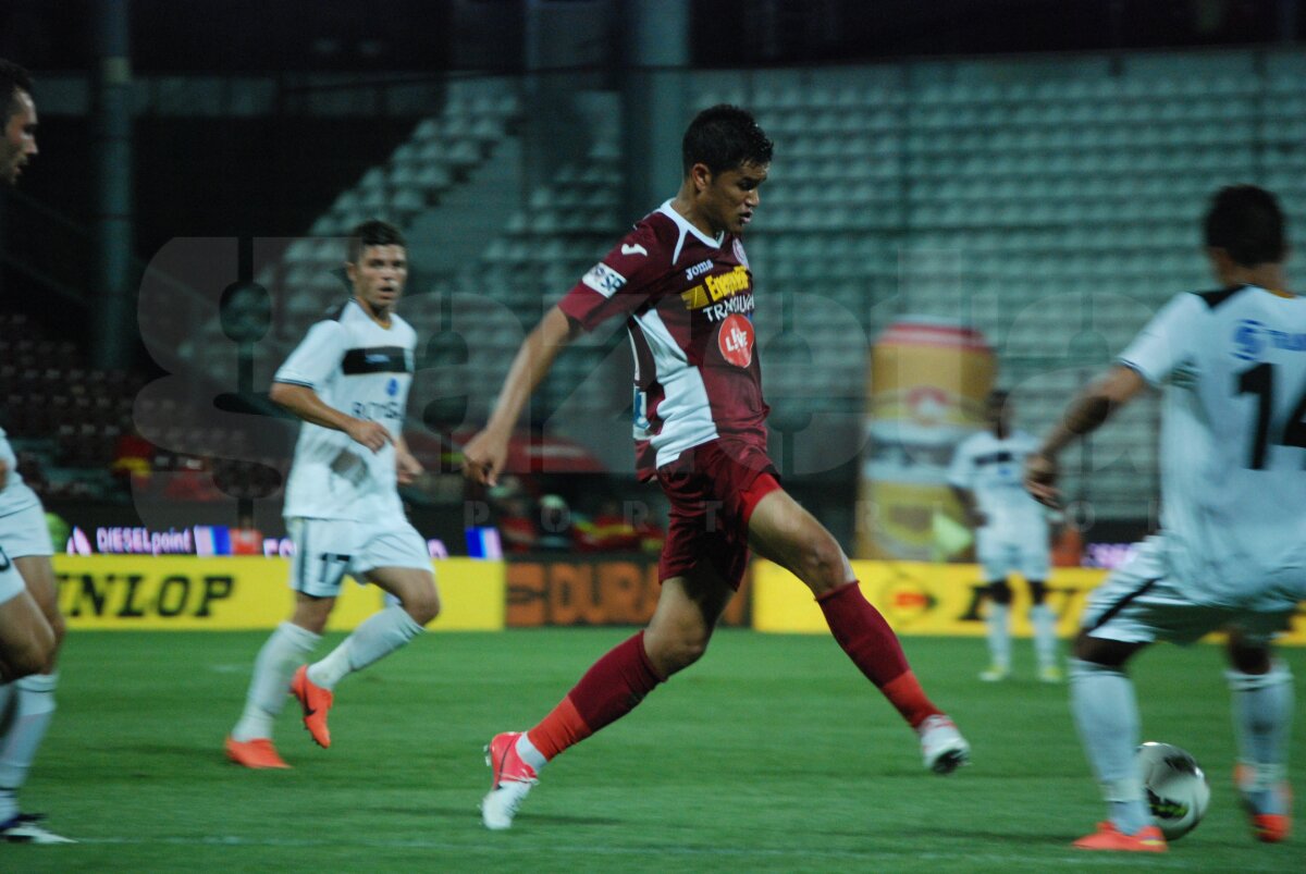 FOTO şi VIDEO CFR Cluj - Gaz Metan Mediaş 1-1 » Ando are probleme. Campionii fac primul pas greşit în noul sezon
