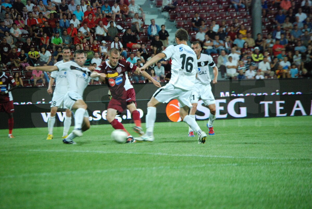 FOTO şi VIDEO CFR Cluj - Gaz Metan Mediaş 1-1 » Ando are probleme. Campionii fac primul pas greşit în noul sezon