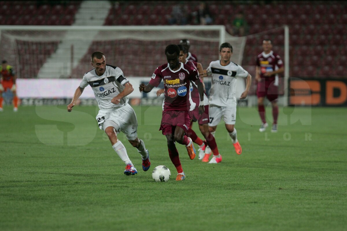 FOTO şi VIDEO CFR Cluj - Gaz Metan Mediaş 1-1 » Ando are probleme. Campionii fac primul pas greşit în noul sezon