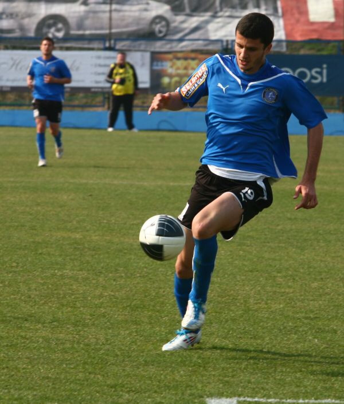 VIDEO Bătrînul şi copiii » Puştii lui Hagi au remizat în primul meci pe prima scenă