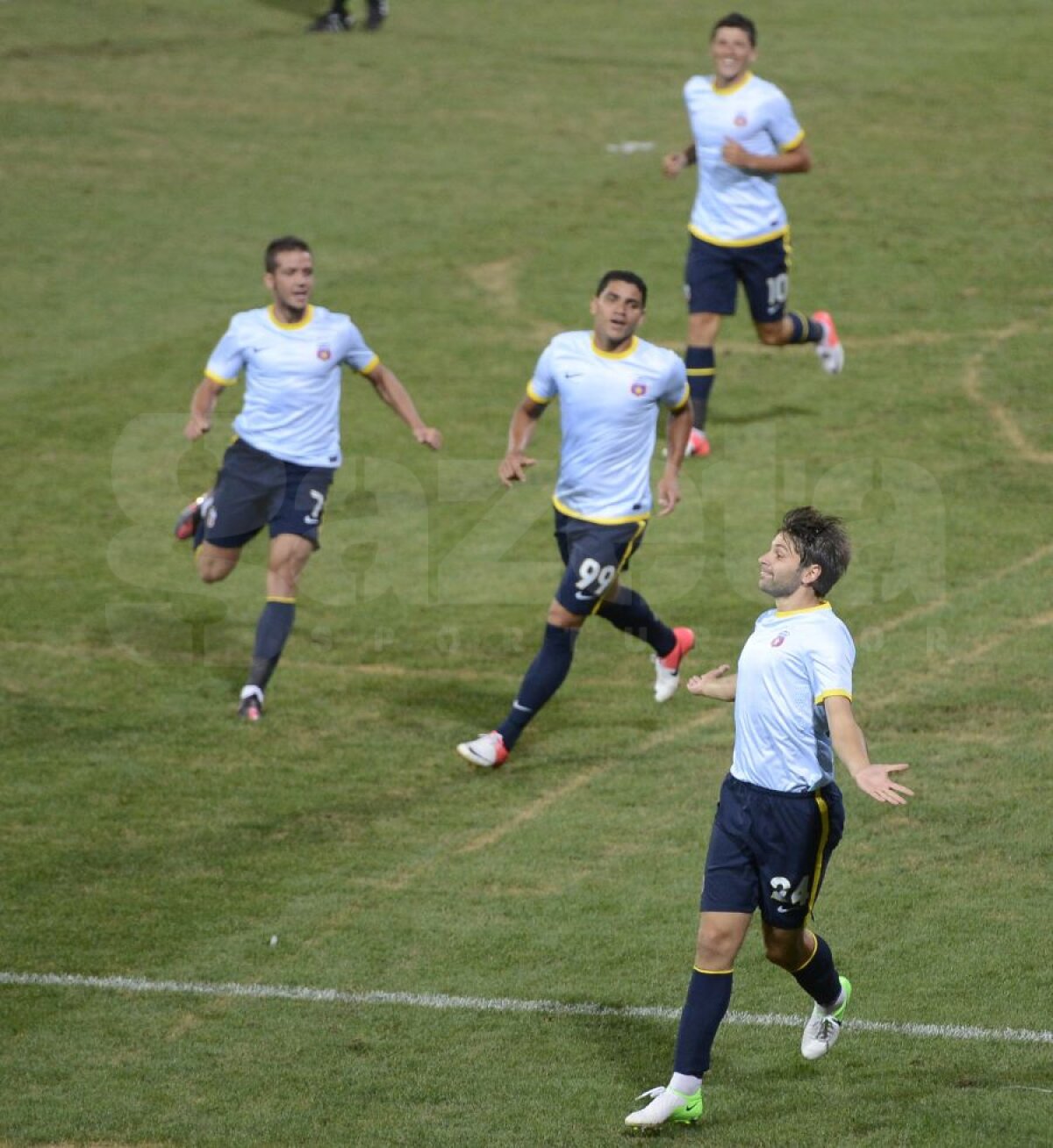 FOTO&VIDEO Salvat de Rusescu » Reghecampf a debutat cu victorie în Ghencea, Steaua - Chiajna 1-0