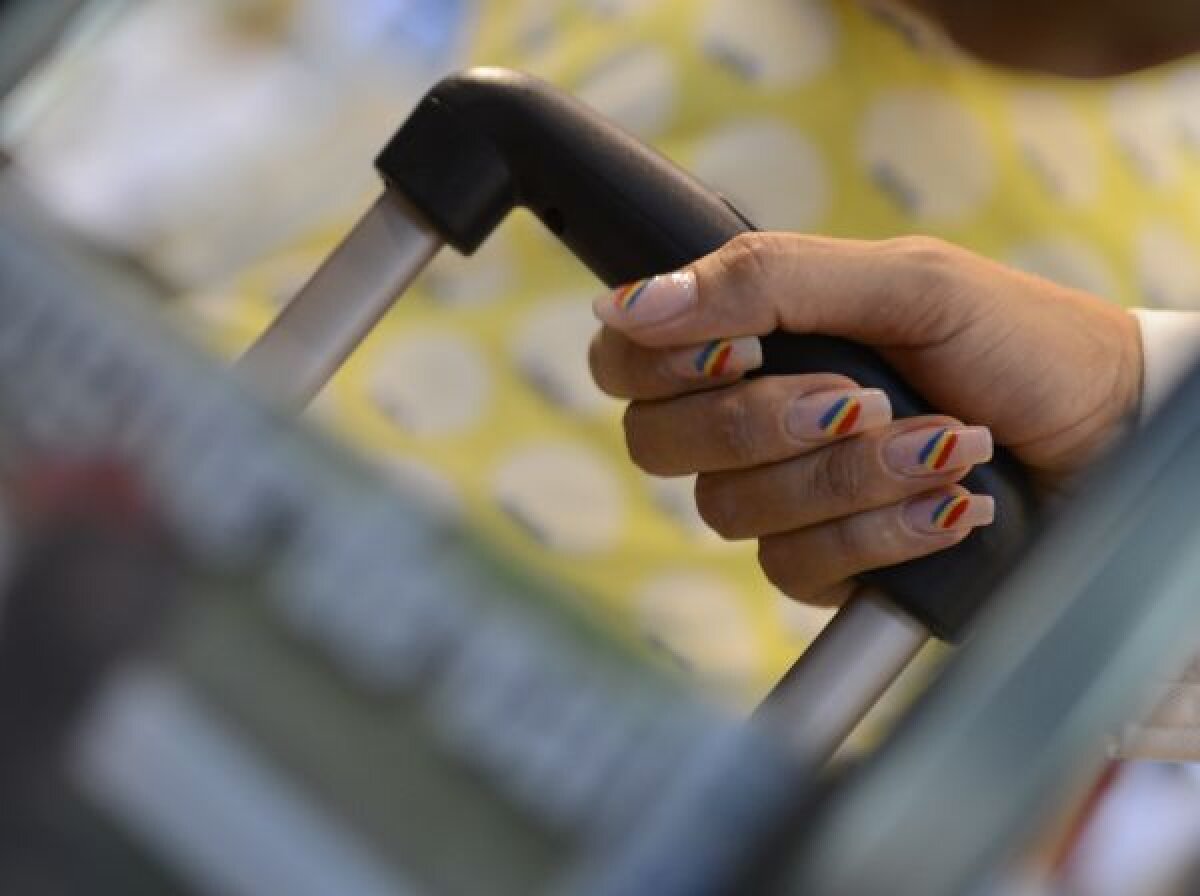 Superstiţia canotoarei Viorica Susanu » Unghii cu noroc!