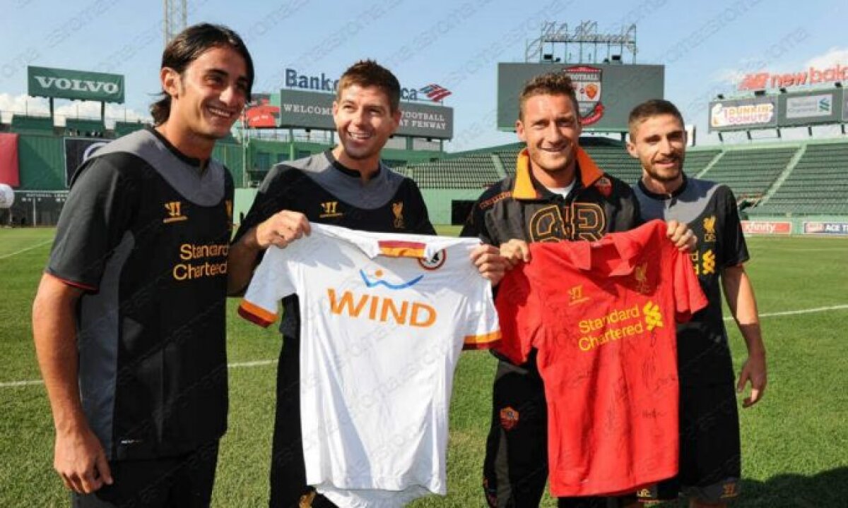 FOTO Liverpool şi AS Roma au făcut schimb Gerrard-Totti :)