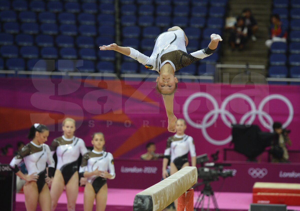 GALERIE FOTO » Larisa Iordache, cu piciorul bandajat la antrenamentul pe podium