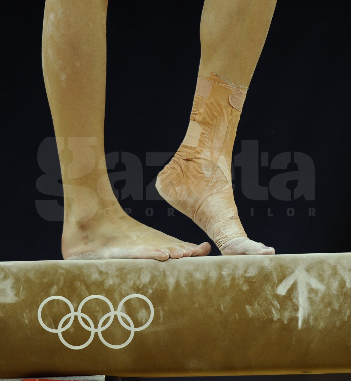 GALERIE FOTO » Larisa Iordache, cu piciorul bandajat la antrenamentul pe podium