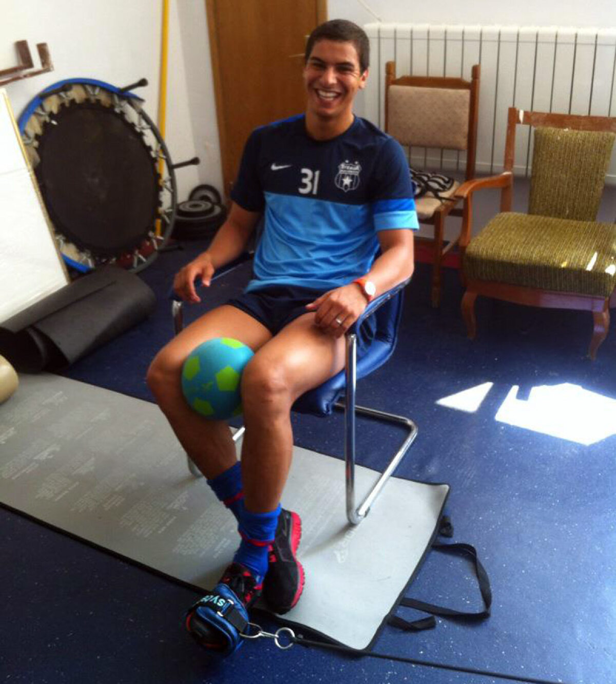 Steliştii se refac în debara :) » Metodă inedită de recuperare în Ghencea