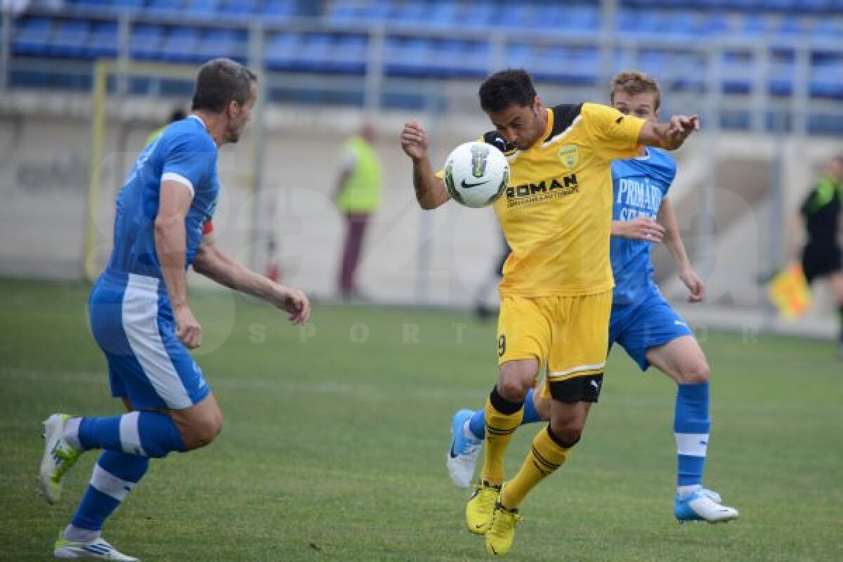 FOTO ŞI VIDEO FC Braşov - CS Severin 2-1 » Prima victorie pentru "stegari". Severinenii rămîn cu 0 puncte