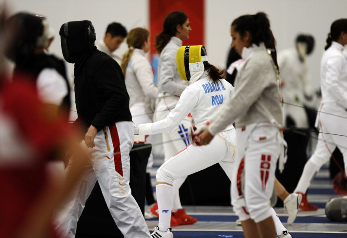 FOTO O oră de nebunie » Toţi cei opt scrimeri români prezenţi la Londra au împărţit o planşă în cel mai condensat antrenament posibil