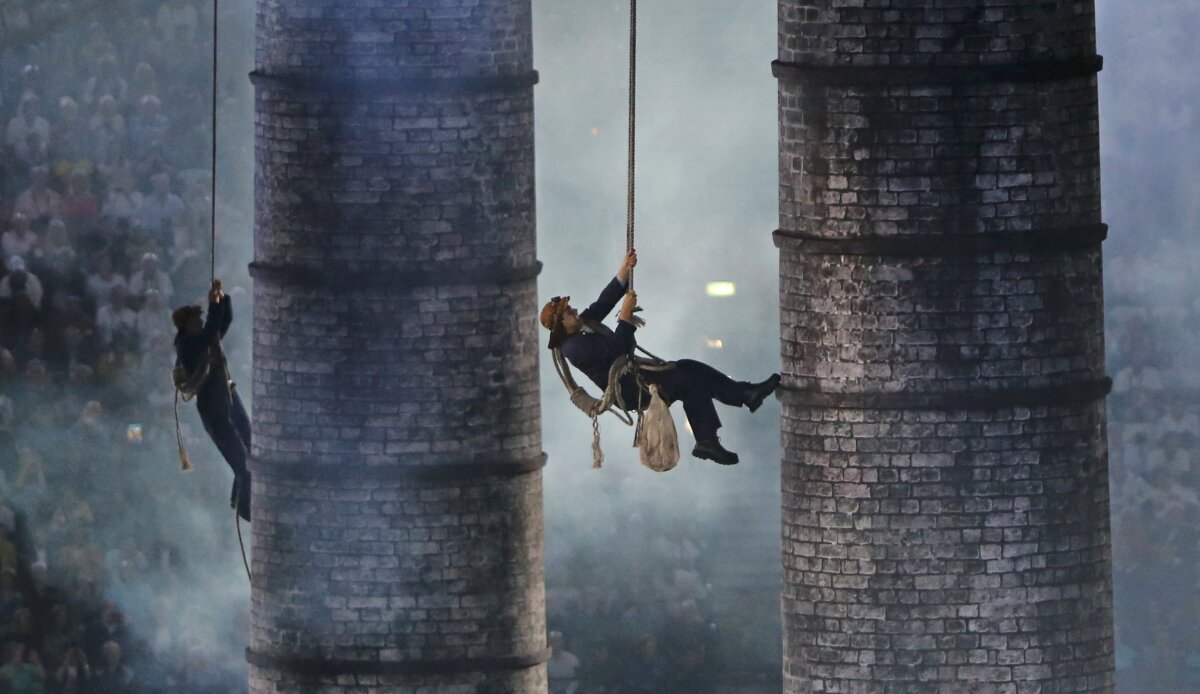 FOTO Ceremonie de vis la miezul nopţii » Start spre medalii cu poveşti, dansuri şi muzică bună