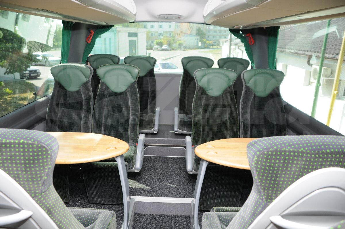 FOTO Rivalizează cu Real Madrid şi FC Barcelona » Vasluiul are un nou autocar