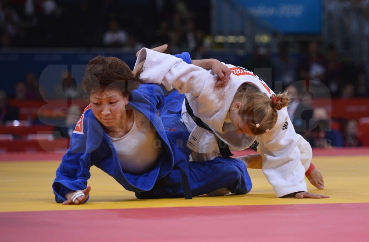 FOTO Argint în prima zi la Olimpiadă » Alina Dumitru aduce prima medalie pentru România la Londra! Felicitări, Alina!