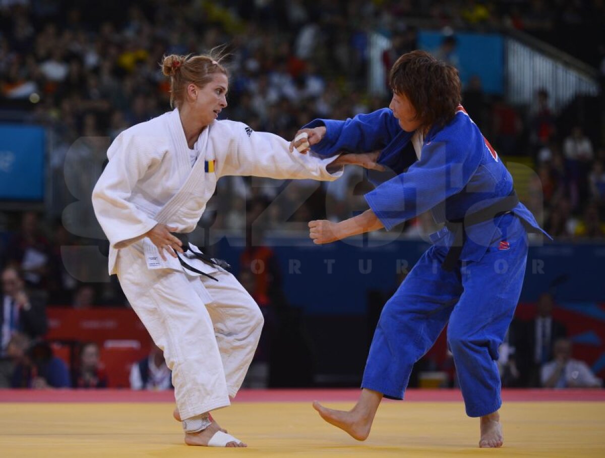 FOTO Argint în prima zi la Olimpiadă » Alina Dumitru aduce prima medalie pentru România la Londra! Felicitări, Alina!