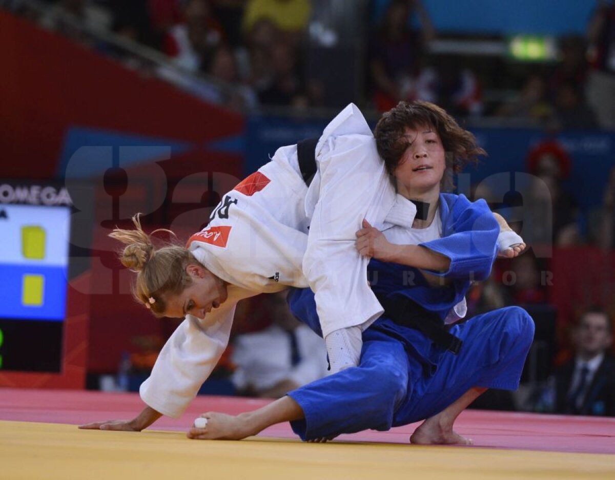 FOTO Argint în prima zi la Olimpiadă » Alina Dumitru aduce prima medalie pentru România la Londra! Felicitări, Alina!