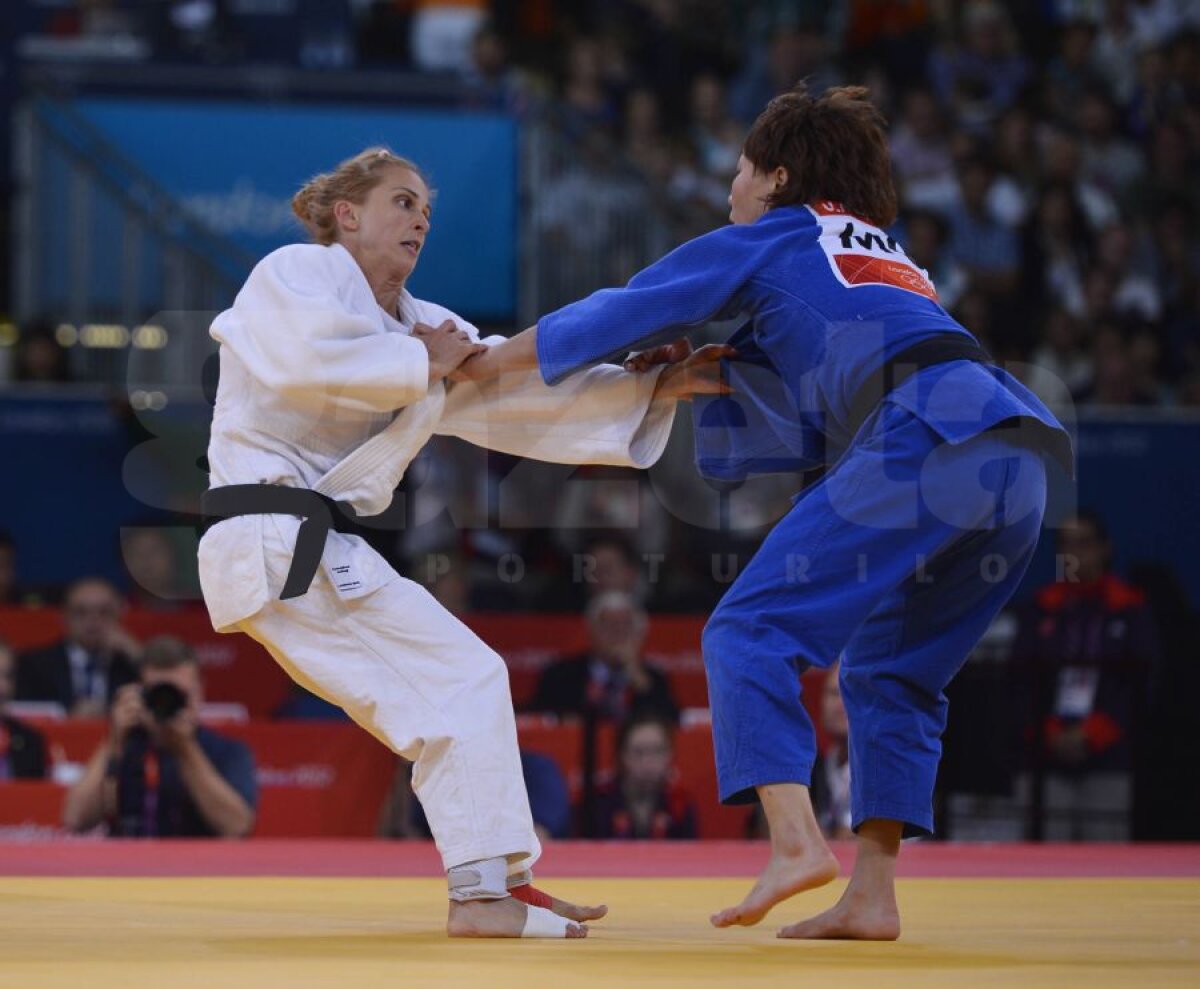 FOTO Argint în prima zi la Olimpiadă » Alina Dumitru aduce prima medalie pentru România la Londra! Felicitări, Alina!