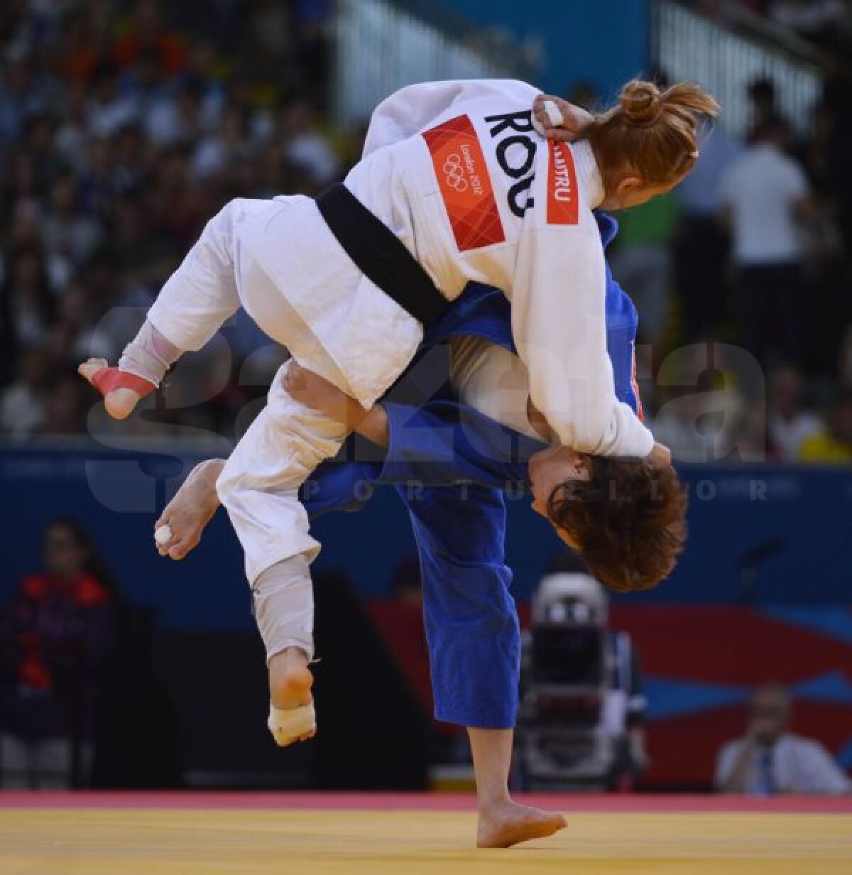 FOTO Argint în prima zi la Olimpiadă » Alina Dumitru aduce prima medalie pentru România la Londra! Felicitări, Alina!